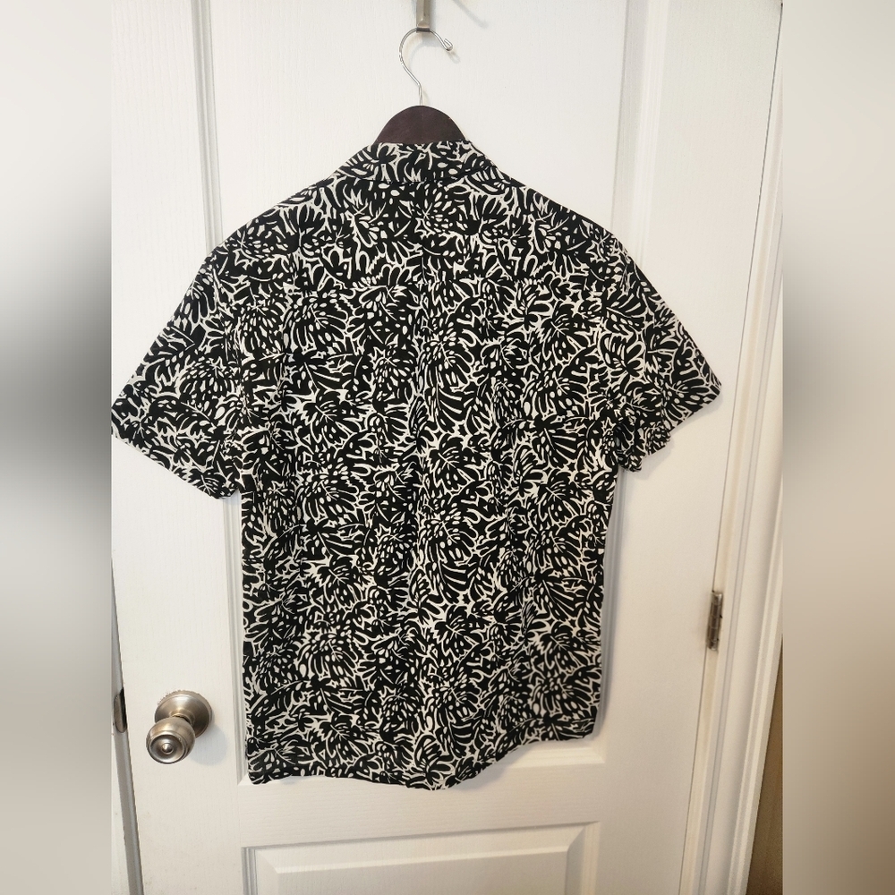 THREE Men's Club Monaco Short Sleeve Button Up Shirts Size Small - Picture 3 of 16